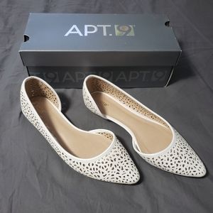 Apt 9 Pointed Flats